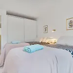 Luxurious 3-Bed And 3 Bathroom Apartment - Reserva Del Higueron