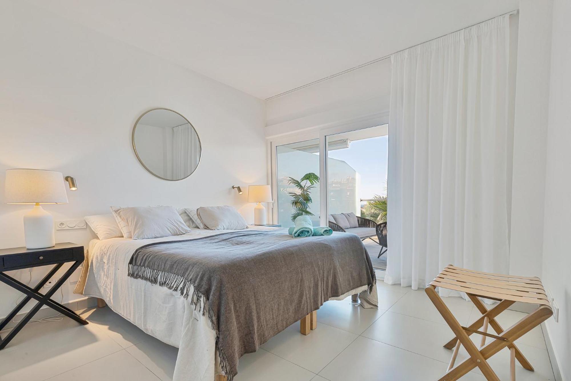 Luxurious 3-bed And 3 Bathroom - Reserva Del Higueron *