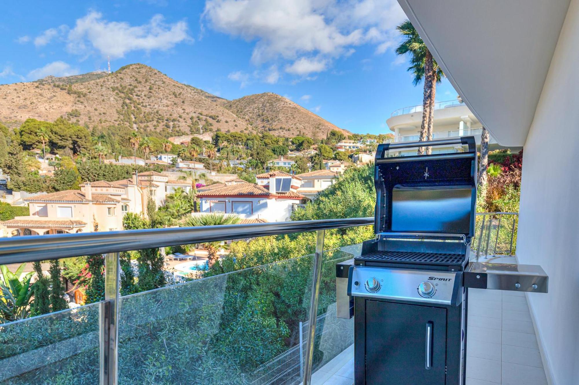 Luxurious 3-bed And 3 Bathroom - Reserva Del Higueron Málaga